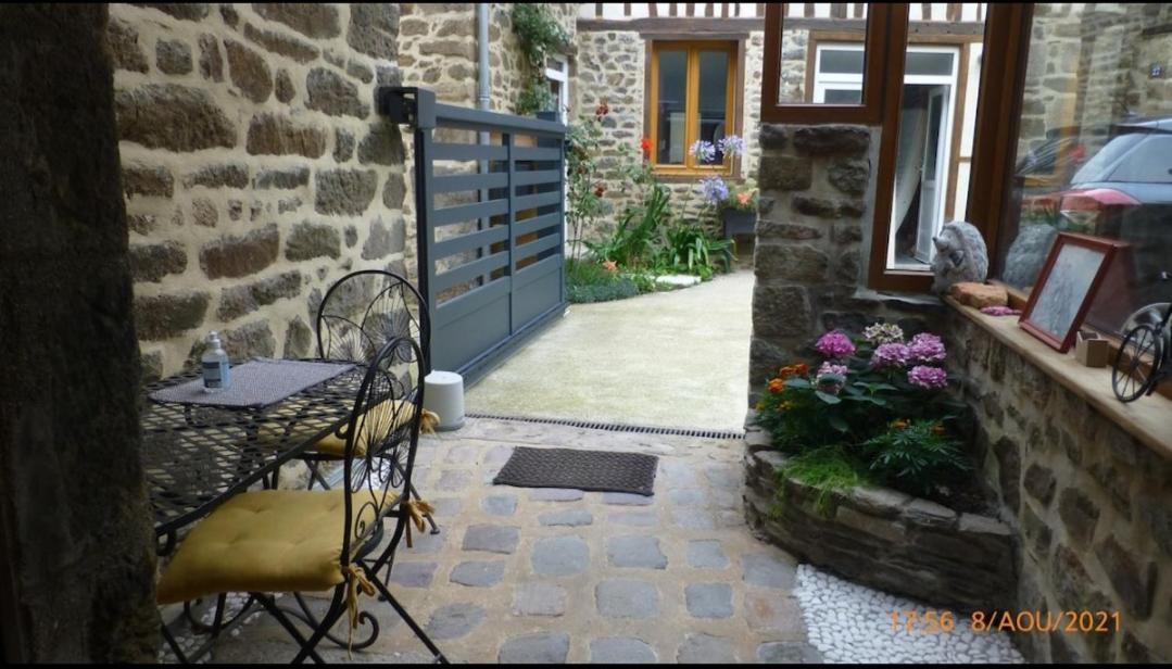 Le Logis De La Cour De Bretagne Au Port De Dinan Lanvallay Экстерьер фото